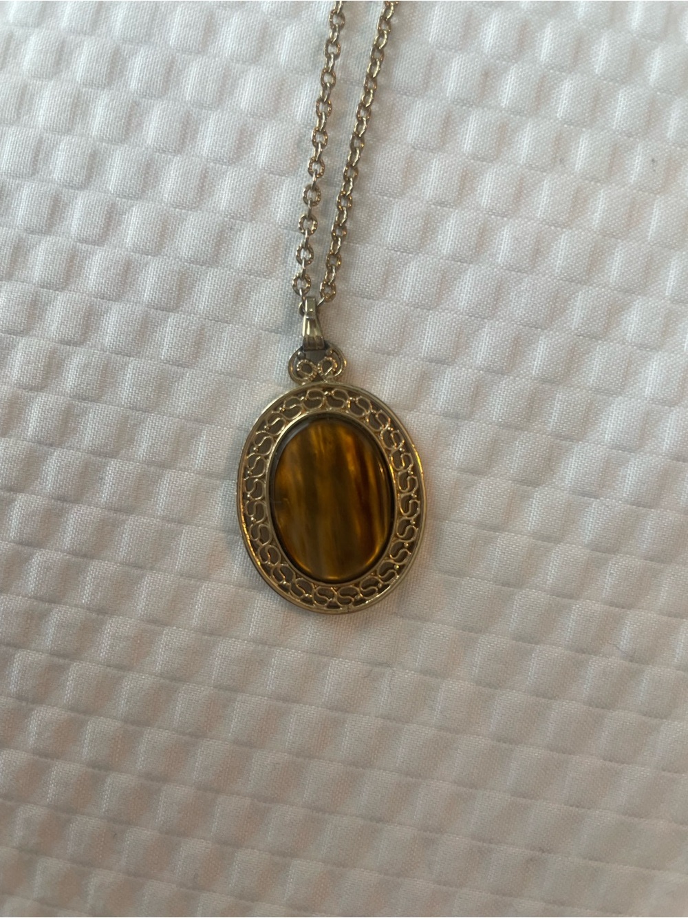 Sarah Coventry Gold-Tone Oval Tiger's Eye Pendant Necklace